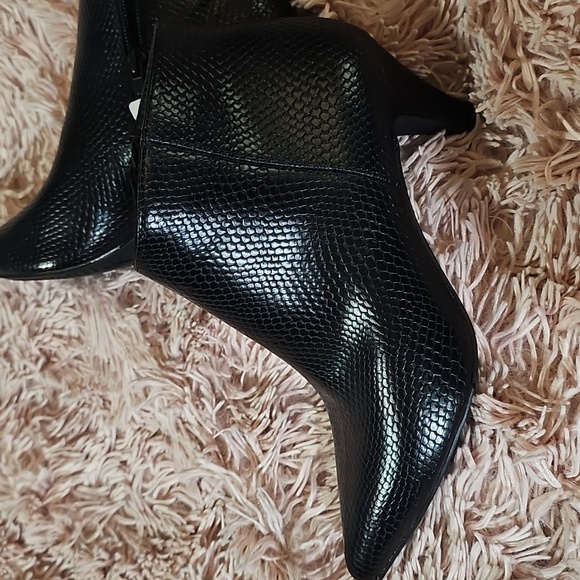 Black Textured Ankle Boots - Picture 5 of 5